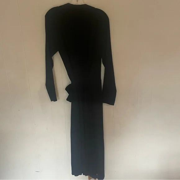 NWOT DVF Diane Von Furstenberg black midi wrap dress long sleeve chain neck M - Picture 5 of 5